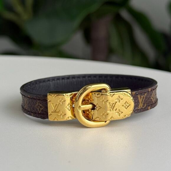 💎✨ Authentic  Louis Vuitton Fasten your LV Bracelet Monogram 6" - Picture 1 of 3